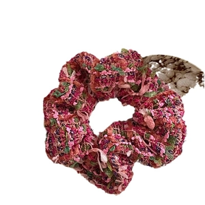Chunky multicolored wool scrunchie in rose red and purple blend for ponytails