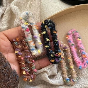 Pince à Cheveux pour Femmes Enveloppée de Fil Tricoté Doux Coréen Fait Main Automne Hiver Ovale Creuse à Points Multicolores