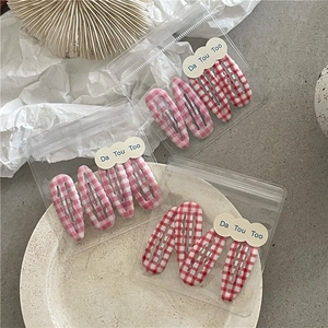 Détails des barrettes BB à motif écossais en nuances de rose et rouge en lot