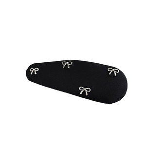 Pince à cheveux noire en tissu avec petits nœuds argentés accessoire de style coréen