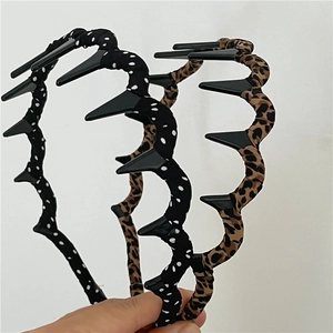 Retro leopard and polka dot fabric wrapped wave headbands with non-slip teeth for women