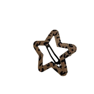 Retro leopard print star-shaped hair clip with hollow-out design for women