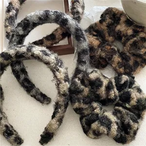 Chouchou en Peluche Imprimé Léopard Doux Chaud Automne Hiver Bandeau Fausse Fourrure Mode Accessoires de Cheveux pour Femmes
