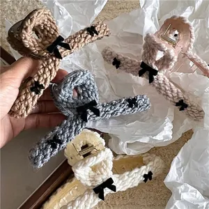 Women Retro Knit Woolen Texture Hair Claw With Velvet Bow Fashion Casual Large Shark Clip Elegant Autumn Winter Hair Accessories