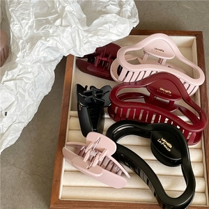 Elegant French design hollow heart hair claws in pink, burgundy and black colors