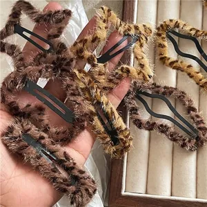 Vintage Leopard Print Plush Hair Clips Soft Faux Fur Geometric BB Clips Star Heart Shape Hairpins For Women Autumn Winter Accessories