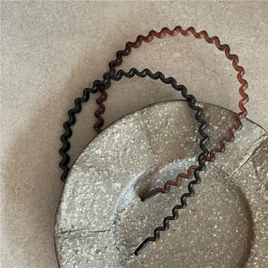 Minimalist wavy plastic headbands in black and amber brown colors, two-piece set for women
