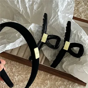 Elegantes Schwarzes Samt-Stirnband Und Haarklammer Mit Gebürstetem Metalldekor Für Damen Minimalistische Koreanische Mode Haaraccessoires