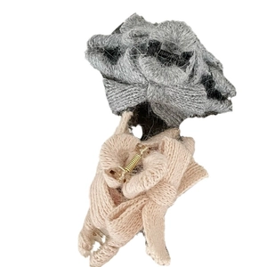 Gentle knitted bow hair claw clips in grey and pink colors for women hair styling