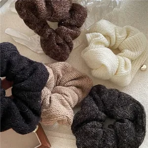 Chouchous en Tricot Avec Pendentif Coeur en Alliage Doré Élastiques à Cheveux Femme Automne Hiver Accessoires de Coiffure