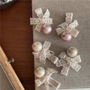 Set of 5 lace bow hair clips with faux pearls in soft pink and creamy white