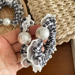 Retro houndstooth fabric scrunchie with lace trim and elegant large white imitation pearls
