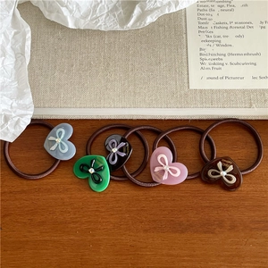 Lot de 5 chouchous de luxe avec pendentifs en forme de cœur et nuds en résine