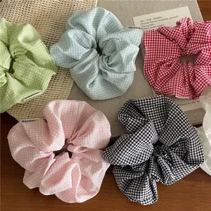 Lot de cinq chouchous en tissu vichy coloré avec motifs à carreaux pour queue-de-cheval