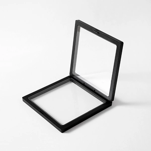 Caja expositora 3D para joyería con película PE negra para protección y exhibición