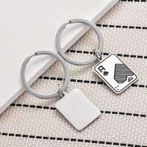Porte-clés en acier inoxydable avec carte As de Pique et étiquette rectangulaire à graver