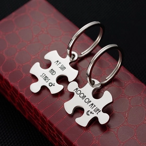 Stainless Steel Puzzle Piece Couple Keychain Sun Moon Engraved Relationship Jewelry For Lovers Wedding Birthday Gift Accessory