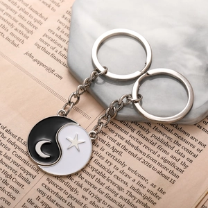 Yin Yang Taiji Star Moon Splicing Couples Keychain Zinc Alloy Enamel Bagua Retro Hanging Ornament Key Ring For Friends