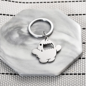 Porte-clés minimaliste en acier inoxydable argenté avec pendentif dessin animé
