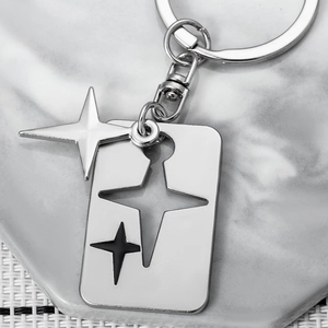 Porte-clés double couche en métal avec découpe d'étoile et pendentif étoile en argent