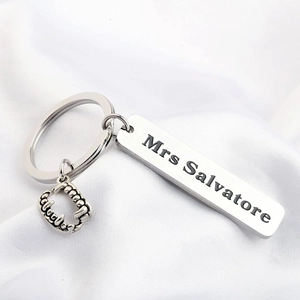 Stainless Steel Vampire Teeth Keychain Text Engraved Metal Tag Halloween Gift Gothic Key Ring For Movie Fans Women Men