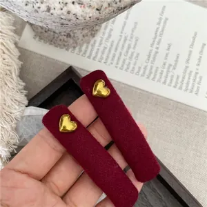 Women's Sweet Red Fabric Rectangle BB Hair Clip With Gold Alloy Heart Decoration Korean Style Daily Hair Accessories