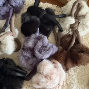Chouchous en fausse fourrure avec nœud papillon en plusieurs couleurs hivernales