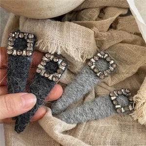 Vintage Knitted Plush Hair Clips For Women Square Rhinestone Geometric Triangle Pea Shaped BB Clips Winter Hair Accessories