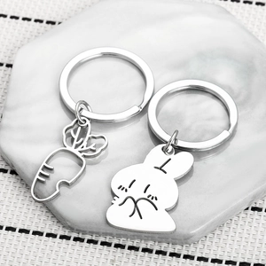 Stainless Steel Cute Cartoon Rabbit Carrot Keychain For Couples Friends Backpack Pendant Gift Silver Metal Key Ring Jewelry