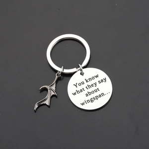 Gothic Stainless Steel Bat Wing Keychain Vintage Dragon Wings Engraved Round Tag Pendant Halloween Gift Key Ring Bag Ornament