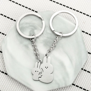 Cute Cartoon Hugging Rabbit Stainless Steel Keychain Complementary Puzzle Design For Couples Lovers Valentine Day Gift