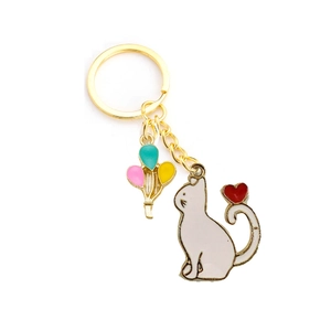 Porte-clés mignon chat en émail blanc avec ballons colorés et anneau en métal doré