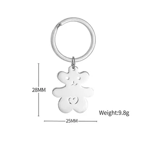 Porte-clés ours en acier inoxydable poli avec découpe cœur et anneau de 28mm