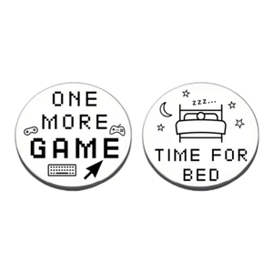 Jetons de décision double face style pixel art avec thèmes de jeu et sommeil