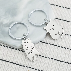 Set di 2 portachiavi a forma di gatto pigro in acciaio inossidabile con incisione argento