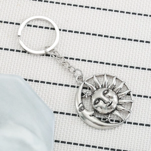Vintage Asymmetric Sun And Moon Keychain Bohemian Zinc Alloy Mystical Celestial Backpack Keyring Gift For Women Men