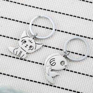 Lot de porte-clés en acier inoxydable argenté poli avec breloques chat et poisson