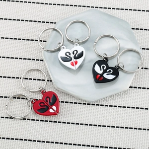 Porte-clés de Couple Cygne Cœur Magnétique en Alliage de Zinc Pendentif Émail Goutte Cadeau de la Saint-Valentin Accessoires