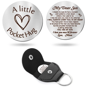 Jeton Pocket Hug en acier inoxydable avec porte-clés en cuir et gravure inspirante