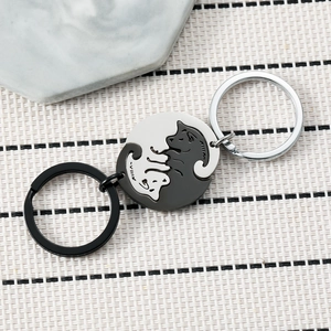 Kreatives Yin-Yang-Katzen-Schlüsselanhänger-Set aus poliertem schwarzem und silbernem Stahl