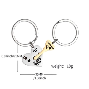 Porte-clés cœur et clé pour couple en acier poli avec gravure I Love You élégante