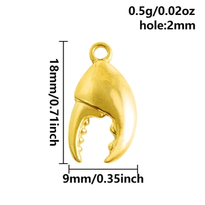 Colgante pinza de cangrejo en oro de 18k con medidas 18mm de alto y 9mm de ancho