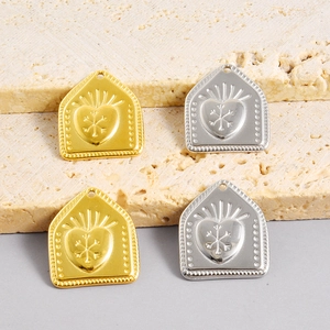 Polished 18k gold and silver heart charms with snowflake engraving for DIY jewelry
