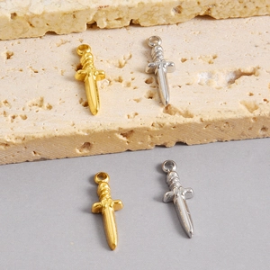 Pendentifs épée en acier inoxydable poli or et argent pour la création de bijoux