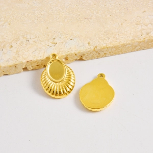 Set of 2 golden shell fan pendants with 18k gold plating for DIY jewelry crafting