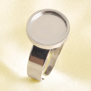 Primer plano de base de anillo ajustable en acero inoxidable con bisel redondo para DIY