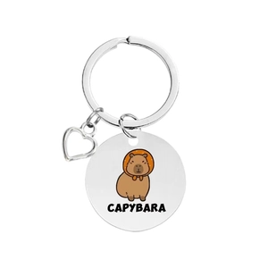 Détail du porte-clés Capybara en acier inoxydable avec breloque cœur et pendentif imprimé