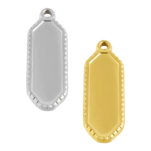 Dettaglio di ciondoli geometrici oro e argento con bordi perlati per fare gioielli