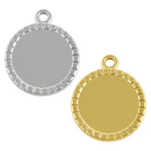 Macro di ciondoli geometrici tondi in oro e argento con bordi in rilievo strutturati
