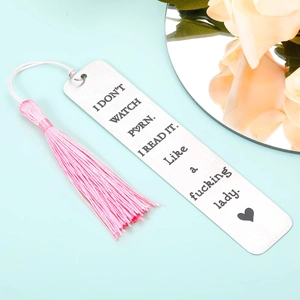 Segnalibro rettangolare in acciaio inossidabile con nappa rosa e slogan inciso elegante
